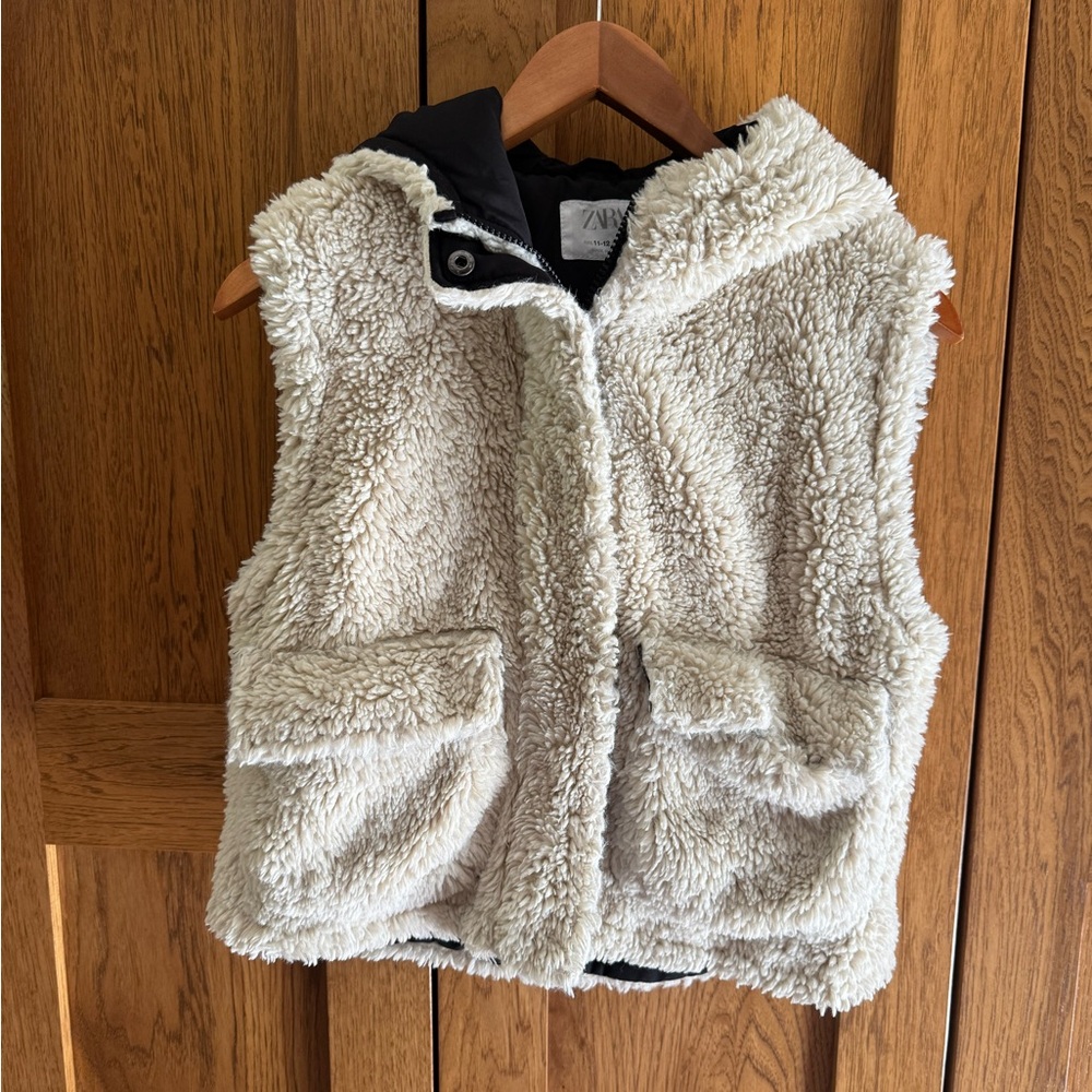 Zara Sherpa  Hooded Vest